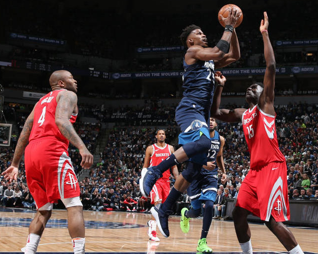  爱德华兹超远压哨绝杀，森林狼一分险胜开拓者