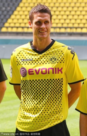  多特蒙德青春风暴席卷，德甲积分榜紧咬领头羊  