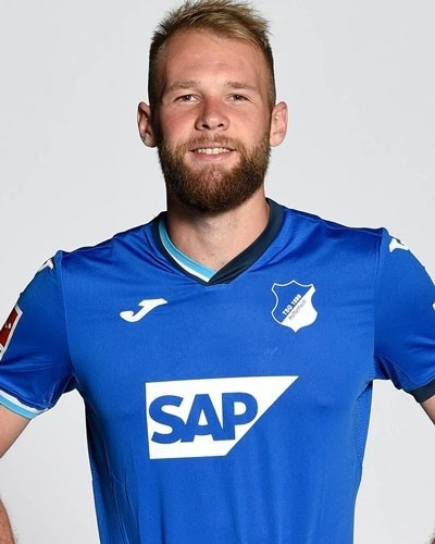  多特蒙德主场大胜霍芬海姆紧追德甲榜首