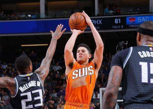  布克空砍三十分太阳憾负湖人遭遇赛季首次连败